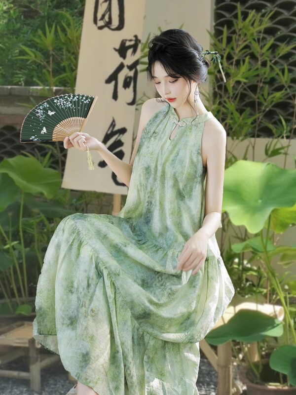 新しい中国風の女性のノースリーブホルターネックドレス夏クールでリラックスしたサスペンダーグリーン花柄ロングスカート|undefined