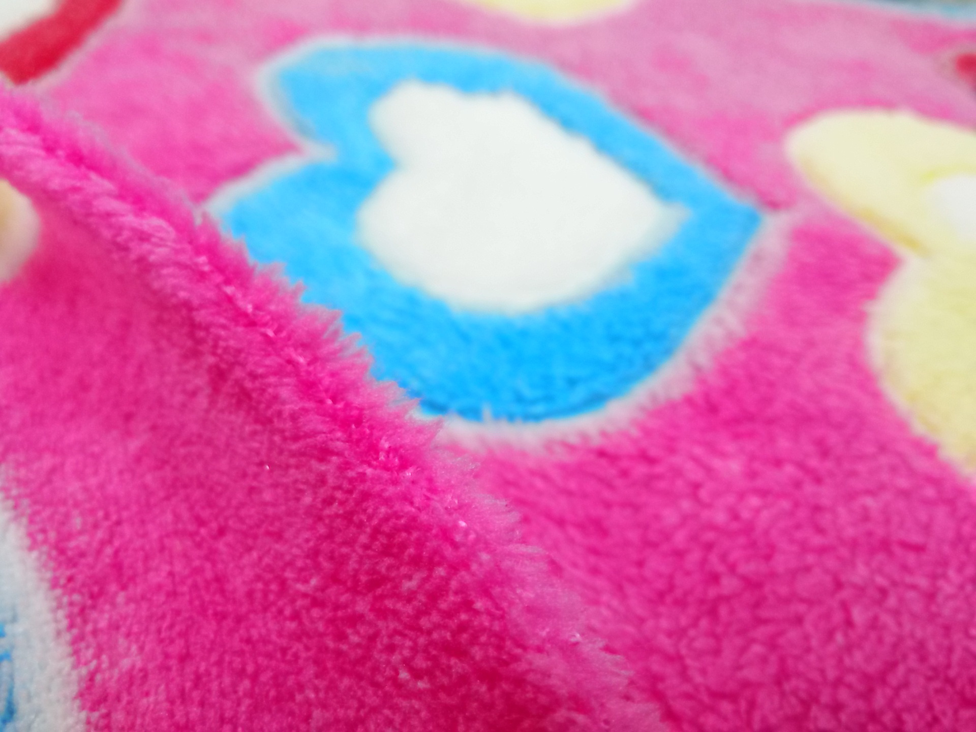 厂家供应胶印珊瑚绒珊瑚绒睡衣童装家纺玩具箱包毛绒布面料