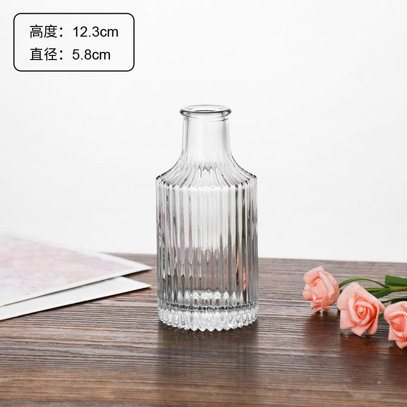 Transparent glass vases for decorating dining tables, home