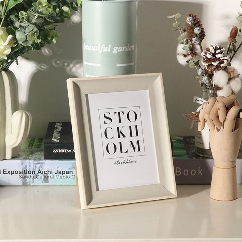 회색 + 흰색 가장자리