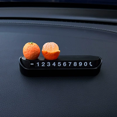 and Prosperity Lychee Orange Temporary: Nömrəli dayanma kartı - big-orange-and-big-li-new-black-press-card