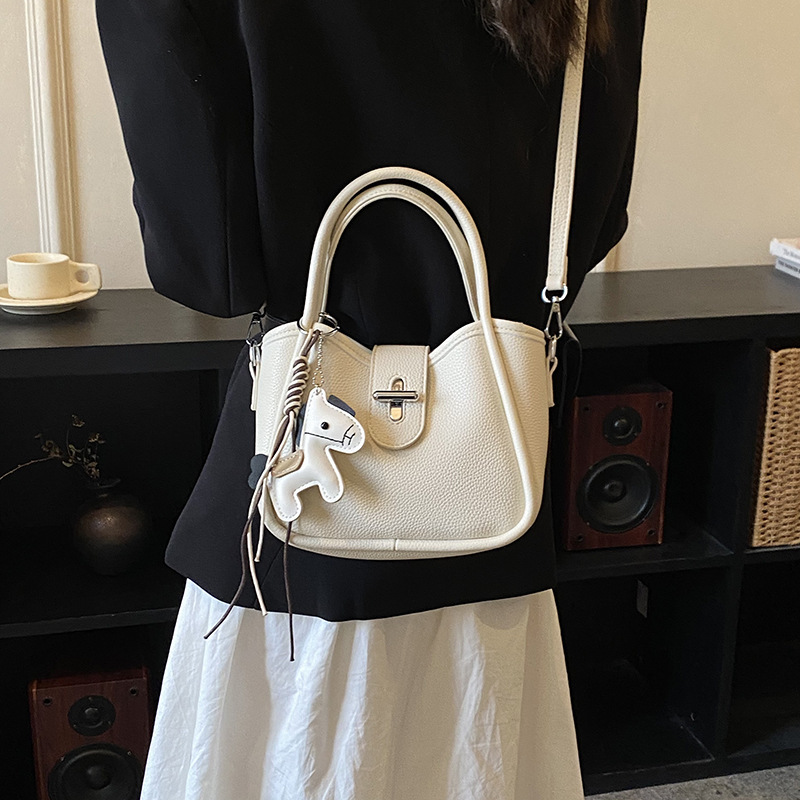High-End Fashion Handbag for Women 2026 New Trendy Shoulder Bag with a Stylish and Luxurious Feel, Crossbody Bag