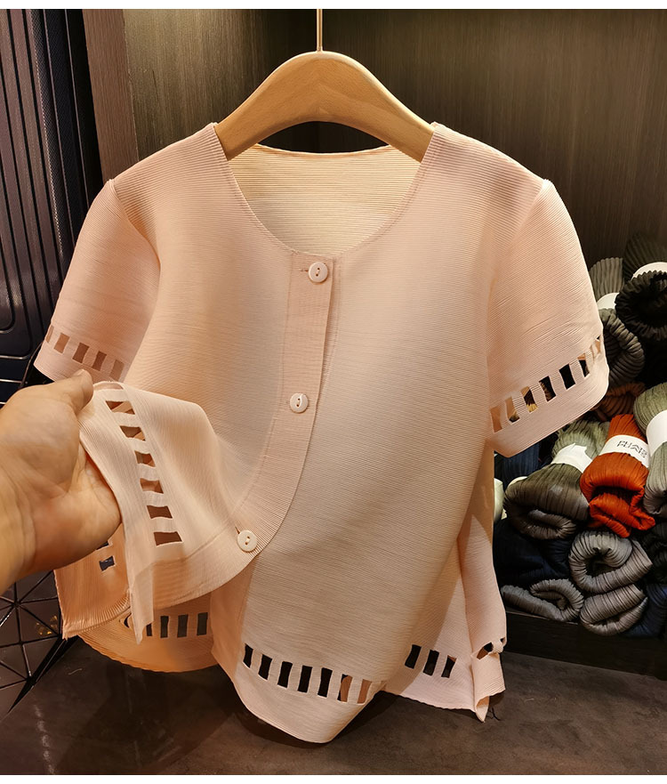 Áo cardigan nữ cổ tròn tay ngắn dáng rộng khoét lỗ xếp ly — Màu đen, Màu hồng, Màu mơ chi tiết 8