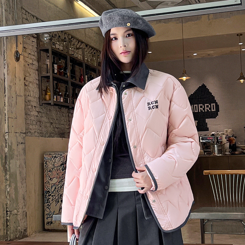 Retro americano pequeño viento de color contraste de algodón borde vestido de moda de invierno para hombres y mujeres cuadrillas sueltas chaqueta de solapa ligera lotes image 8
