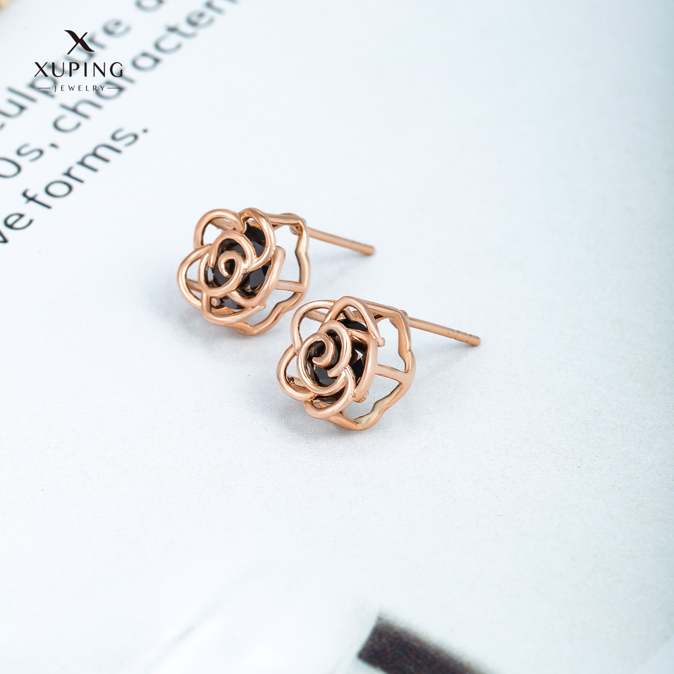 Pendientes de flor de nicho de lujo ligero de moda japonesa y coreana para las mujeres Joyería de Xuking colorido tesoro serie gema artificial Rosa pendientes