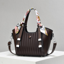 女式2025帝犀复古小众春夏季百搭通勤小拎包新款扇形包