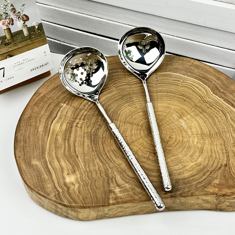 Chockmen Zhuo Deming 18 / 10 martillo de acero inoxidable con patrón de corazón, cucharas de chispa, cucharas gruesas de bola de pesca, cucharas de chispa de chispa