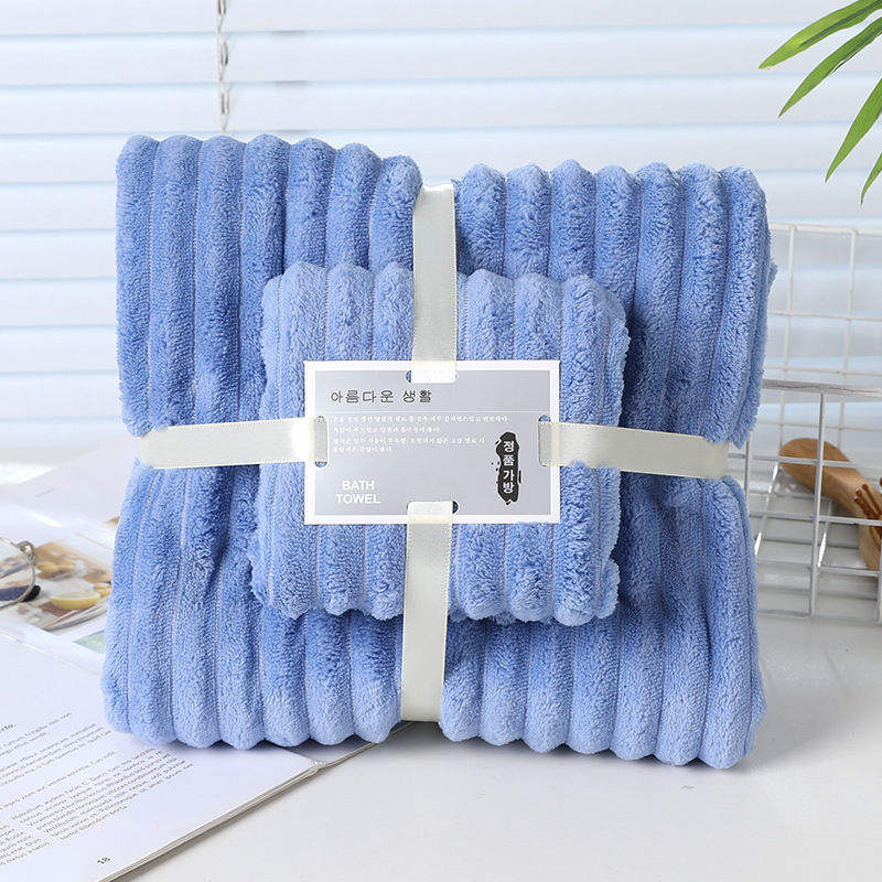 Juego de tres toallas de coral de punto por urdimbre transfronterizo, absorbentes, que no sueltan pelusa, transpirables, engrosadas, venta al por mayor personalizada.