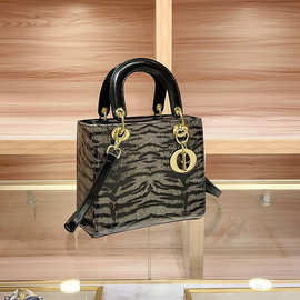 跨境批发轻奢女包戴妃包包2025新款鳄鱼纹斜跨手提包潮流单肩包