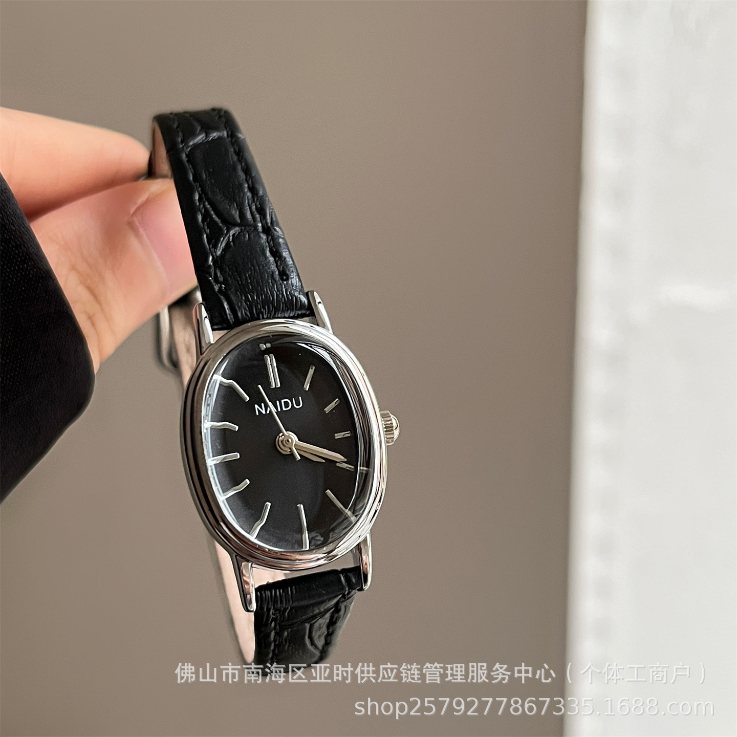 韓国版のシンプルでカジュアルな中学生女子学生ニッチハイエンドクォーツ時計Douyinホットセール卸売価格