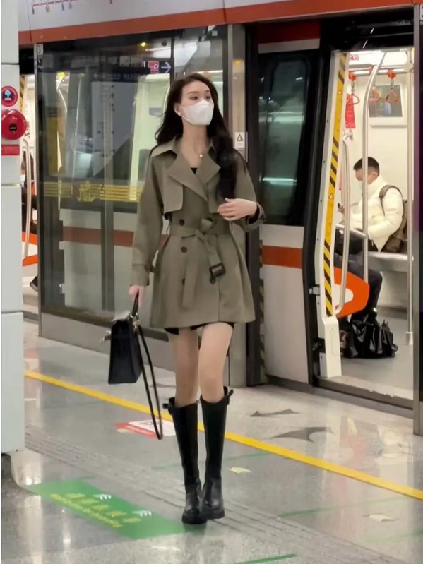 Trench coat elegante para mujer sobre la rodilla estilo inglés_voghion.com