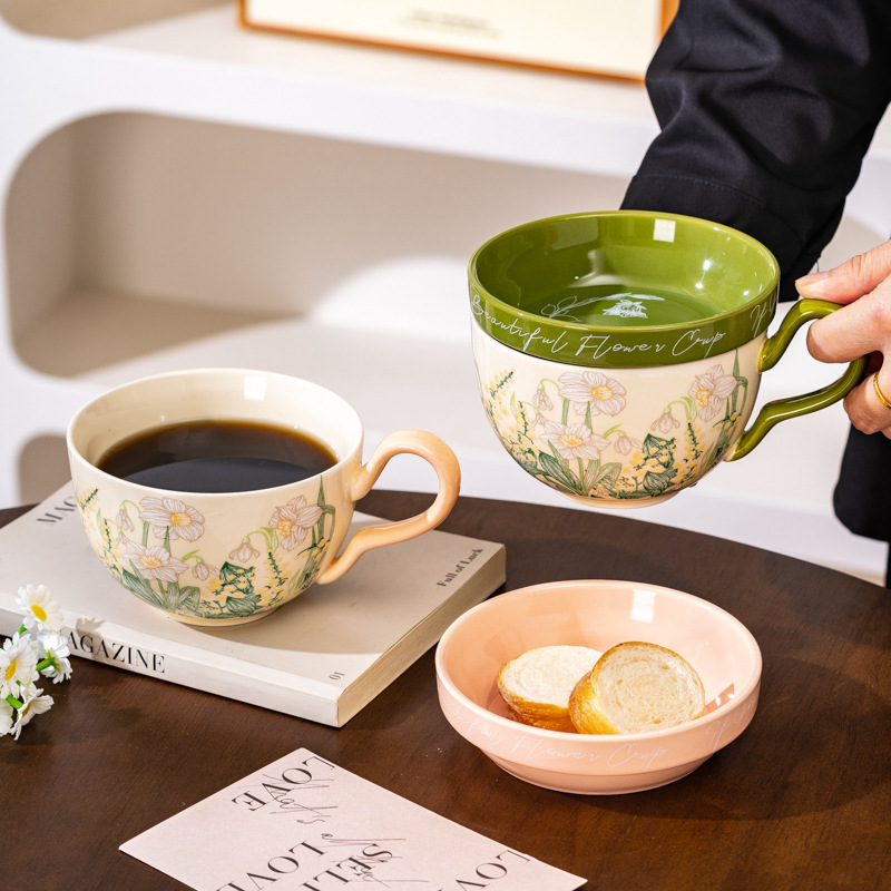 Pintura al óleo retro como lirio de los valles, juego de tazas y platillos, tazas de café de cerámica, cajas de regalo, recuerdos de alta calidad