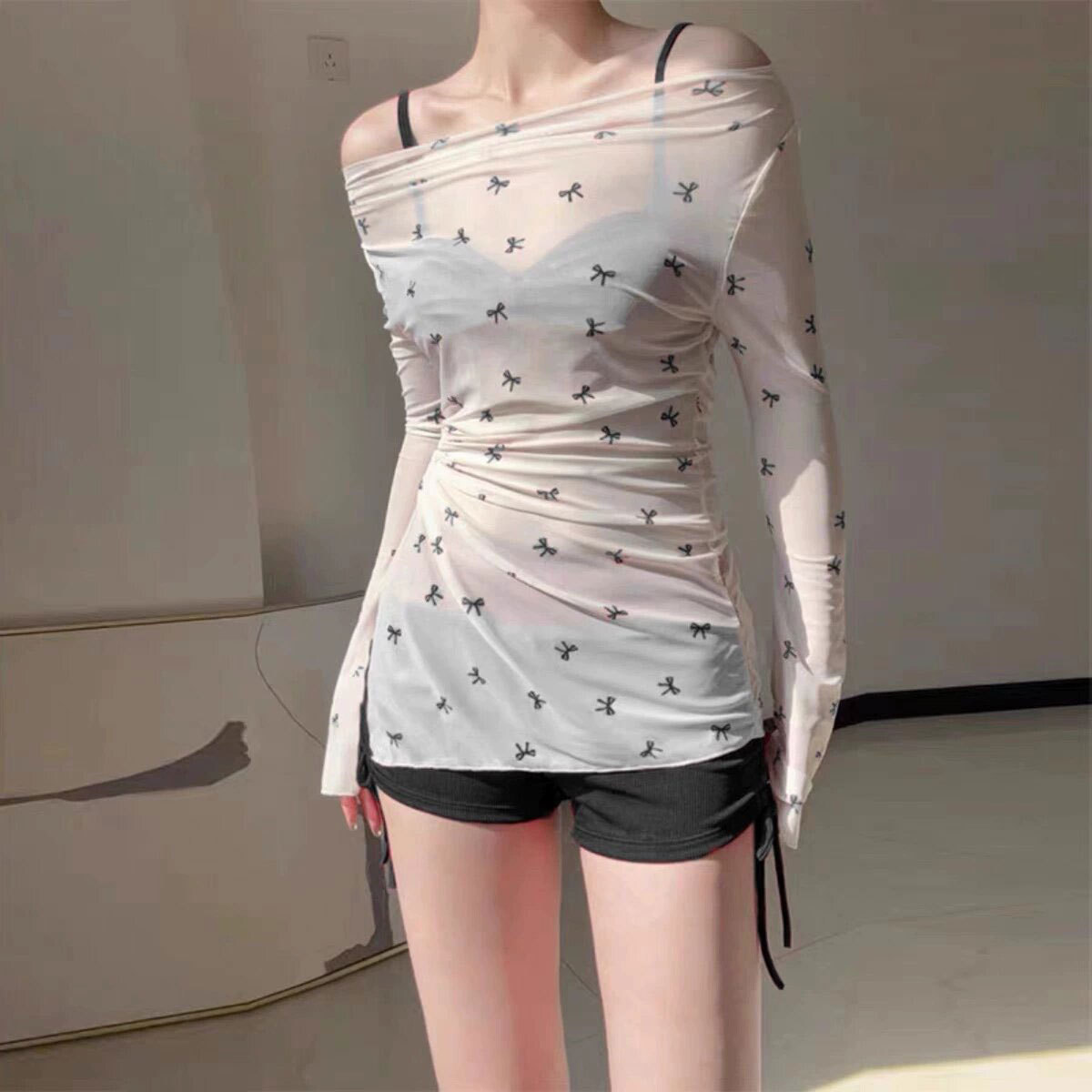 2025 nuevo traje de baño femenino coreano ins puro deseo blusa de protección solar pecho pequeño dividido, barriga cubierta delgada traje de baño sexy