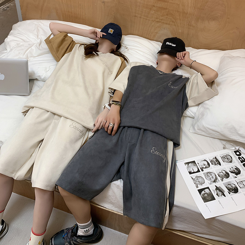 Pantalones cortos de manga corta de hombre gris oscuro letras bordadas estudiantes de secundaria guapo estilo coreano conjunto completo de ropa deportiva 28018