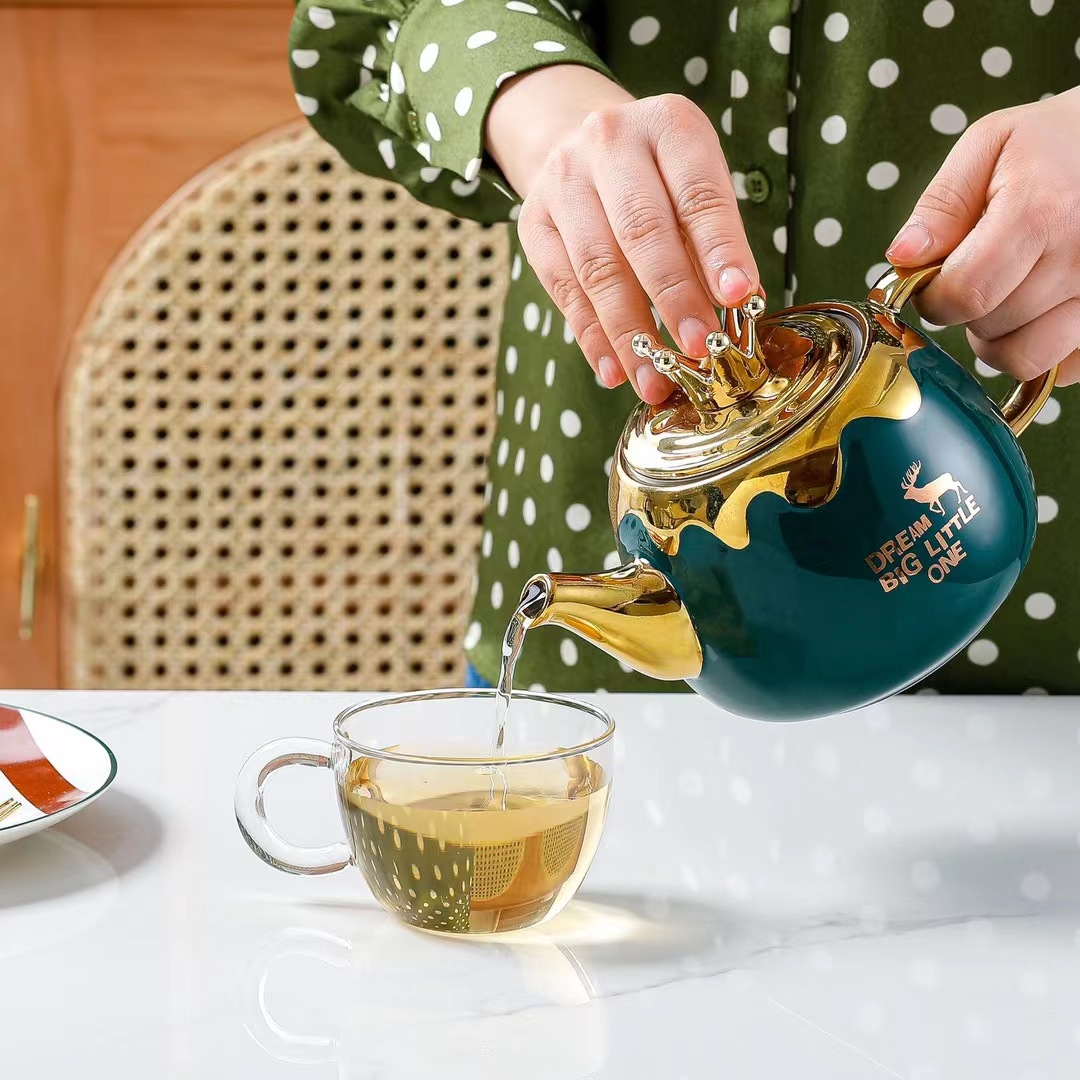 Creativo chapado en oro Estilo nórdico botella de agua fría taza combinación traje corona alces flor té agua conjunto con mano regalo taza de agua