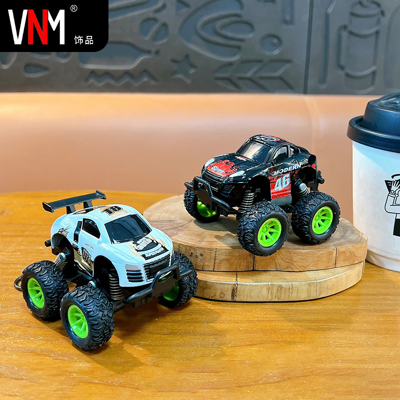 Creative Spring-Powered Jeep Pull-Back Off-Road Vehicle Keychain Pendant Car Model Toy Ornament Keychain Small Gift
