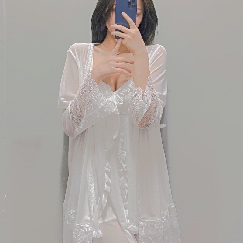Lace top with cups