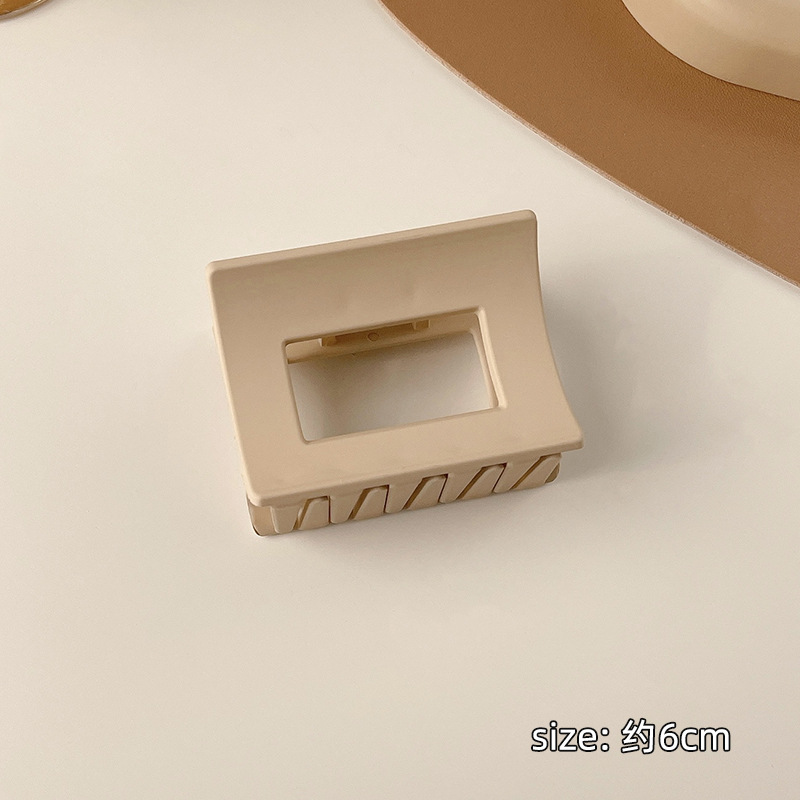 Nuevo elegante horquilla trasera cabeza baño clip tocado clip de tiburón Estilo coreano primavera/verano leche marrón serie captura clip neto rojo