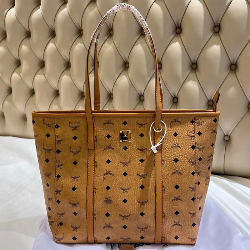 Medium shopping cognac