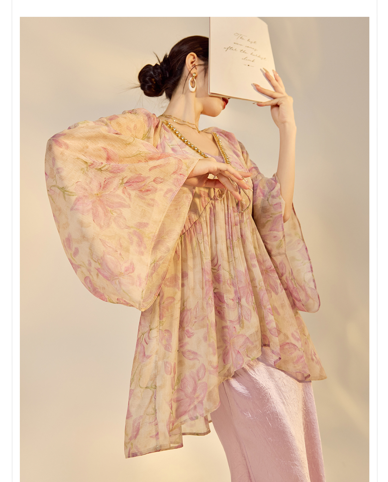 Áo kiểu nữ cổ V tay lồng đèn chất liệu chiffon phong cách Trung Hoa đính đá — màu tím nhạt chi tiết 9