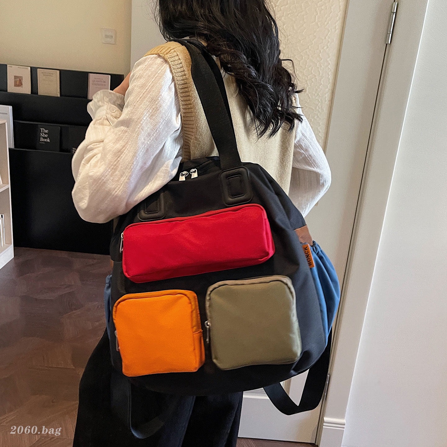 Mochila versátil mochila de gran capacidad 2026 ocio estilo de viaje simple para estudiantes de clase mochila para mujeres nueva