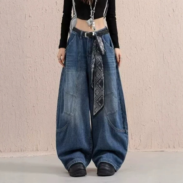 American retro curved hem jeans for women, 2026 autumn new style, loose wide-leg design with patchwork, banana sickle pants
