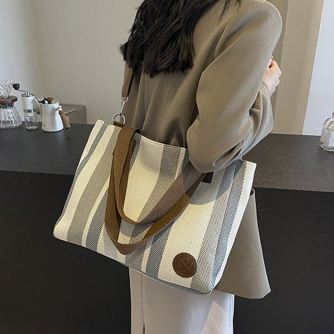 Muestra tu personalidad y deja que los bolsos de mujer se conviertan en tu logotipo