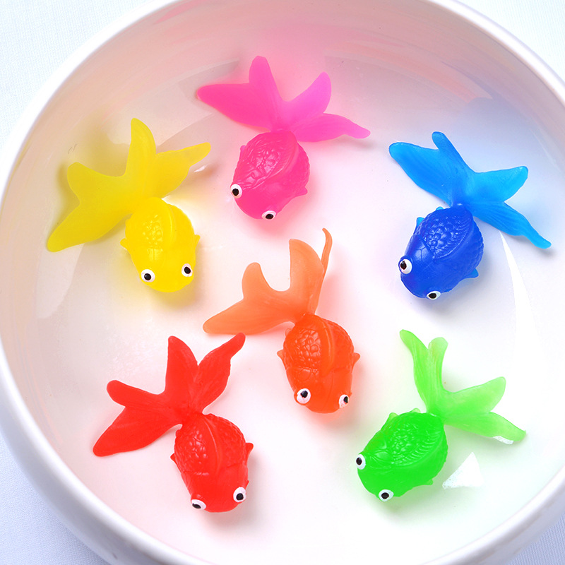 Factory direct supply of simulated soft rubber goldfish 6.0cm TPR floating soft rubber indoor and outdoor children's fish fishing toys