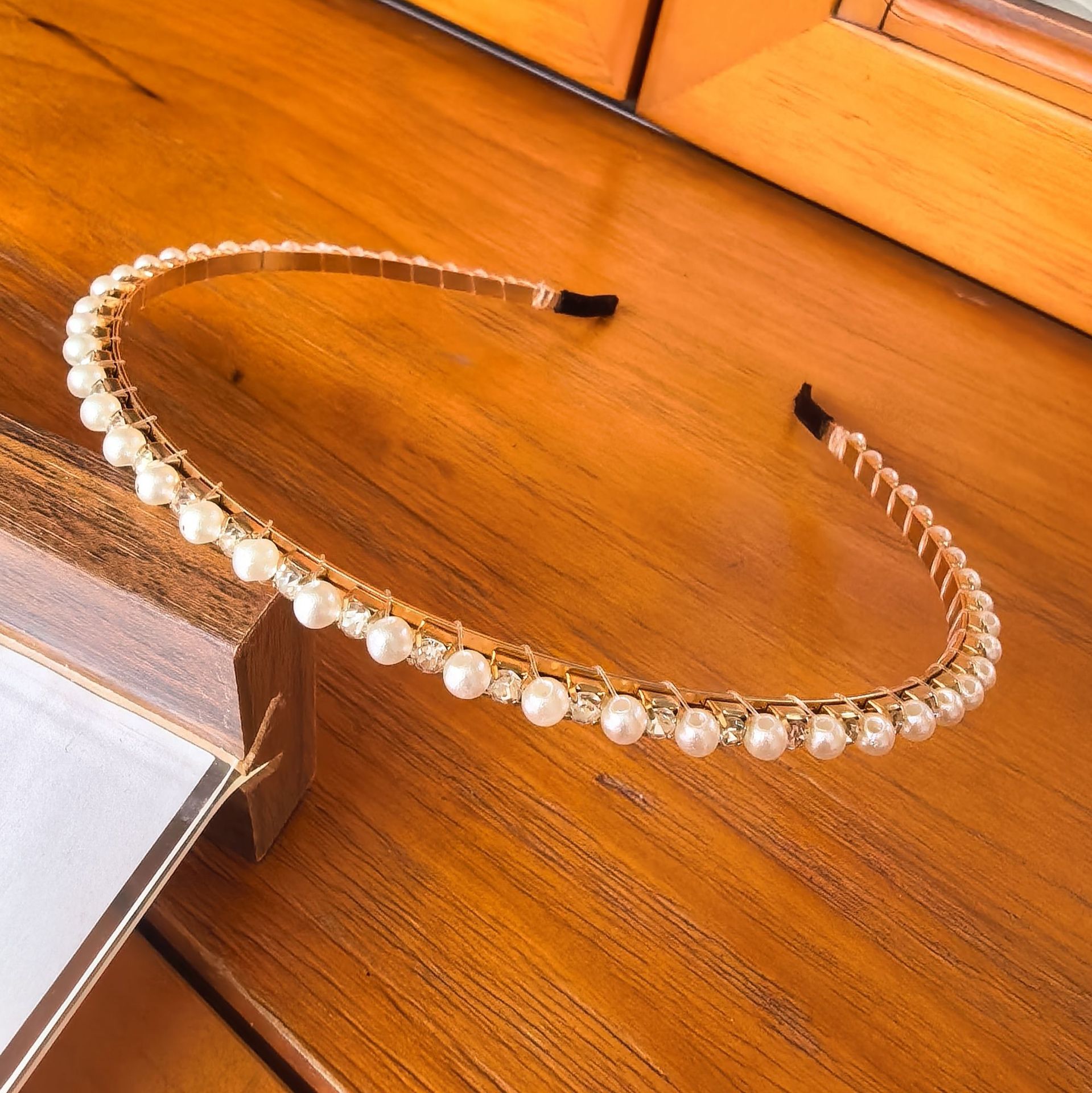 Diadema de Doble Capa con Perlas y Cristales Hecha a Mano para Mujer image 8
