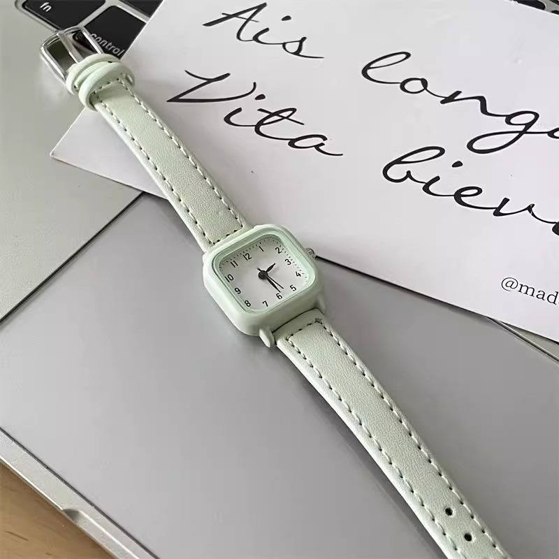 Xiaoxin Green Fashionable and Simple Small Square Watch for Boys and Girls, Children and Students, Compact Dial for Exams, Japanese Style