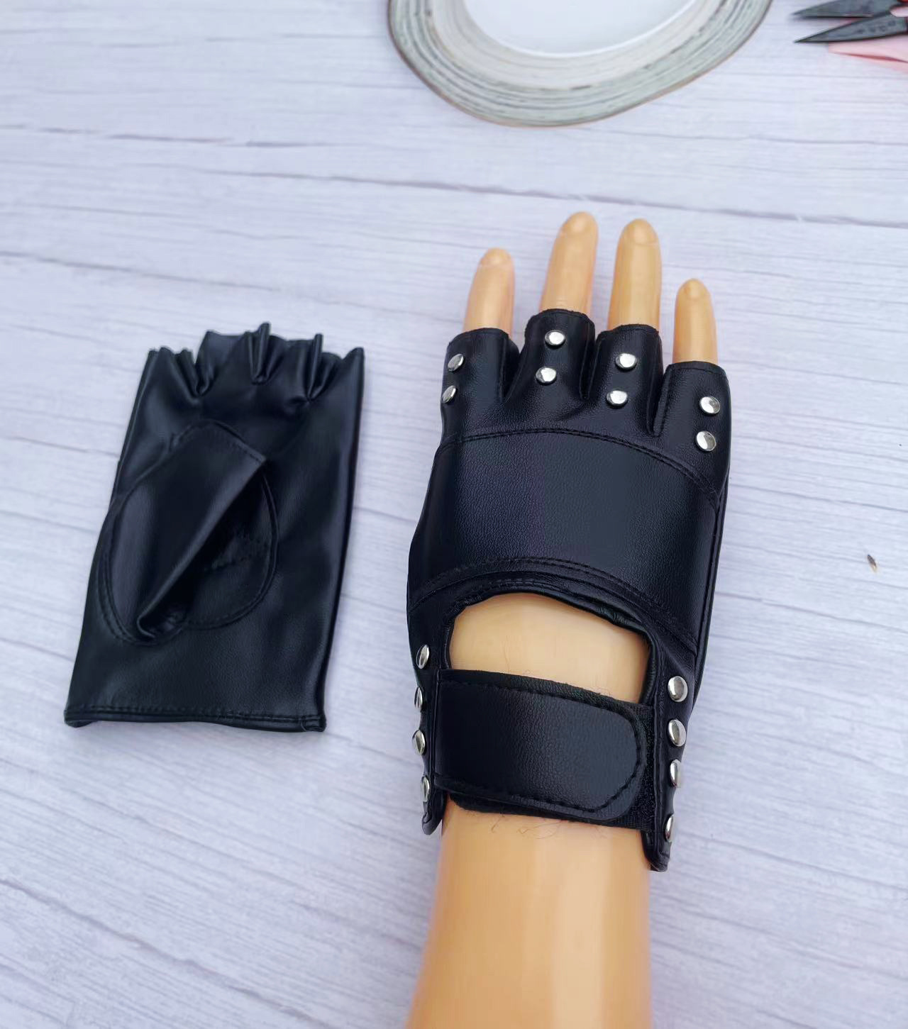 PU 사이드 네일 블랙