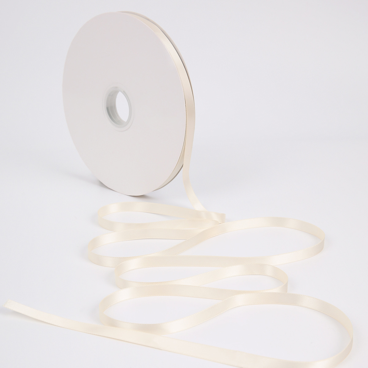 Floristería de 1cm Cinta de poliéster de doble cara al por mayor Cinta de color sólido Material de embalaje de flores Hornear ramo de flores Cinta