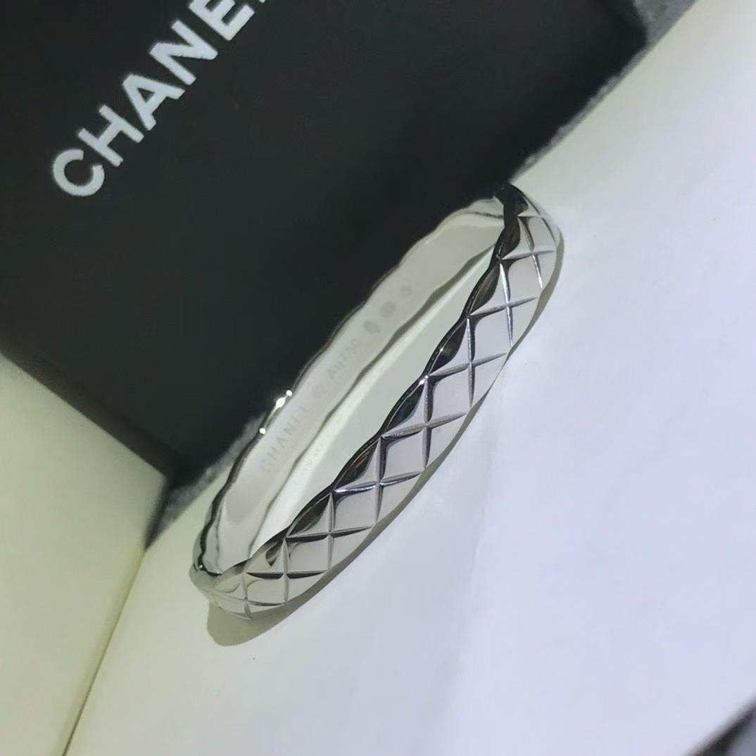 With diamond pattern, platinum
