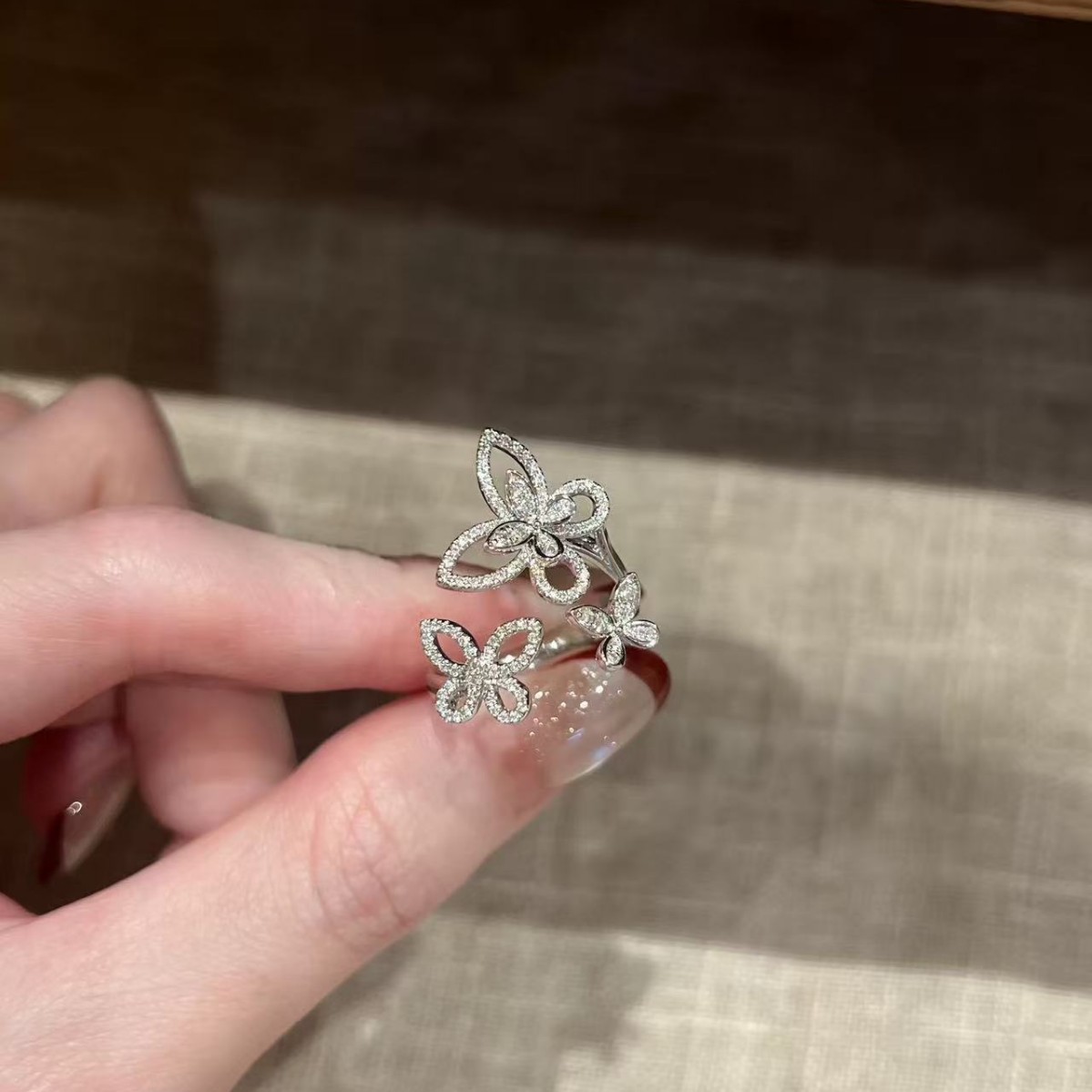Sparkling Zircon Phantom Butterfly Ring, Luxurious and Sophisticated, Full of Diamonds, Index Finger Ring, Niche, Exquisite and Versatile