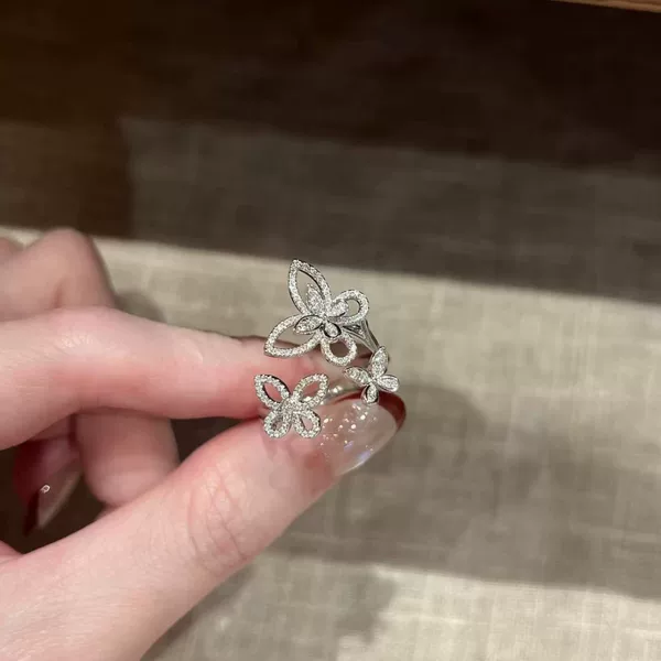 Sparkling Zircon Phantom Butterfly Ring, Luxurious and Sophisticated, Full of Diamonds, Index Finger Ring, Niche, Exquisite and Versatile