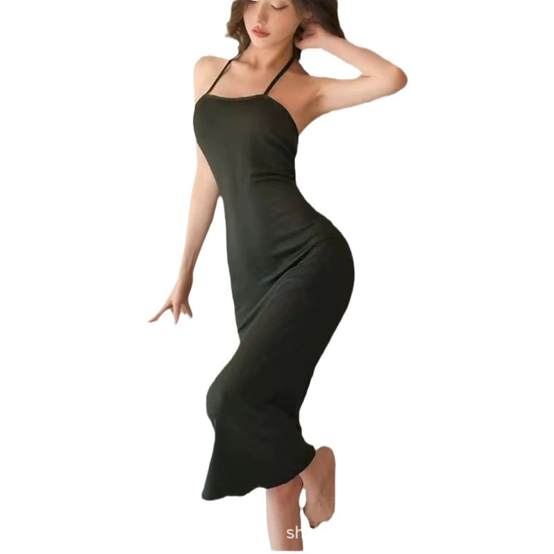 Знать красавику длинное платье из ледяного шелка