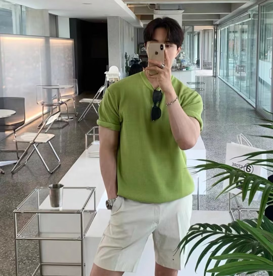 Nueva Camiseta de manga corta de seda de hielo a rayas casual ropa superior de los hombres delgados simples suéter de moda