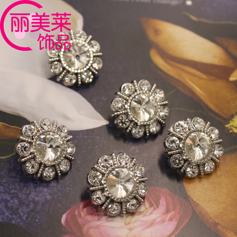 现货批发服装辅料配件合金钮扣高档大衣衬衫水钻扣子花形珍珠纽扣