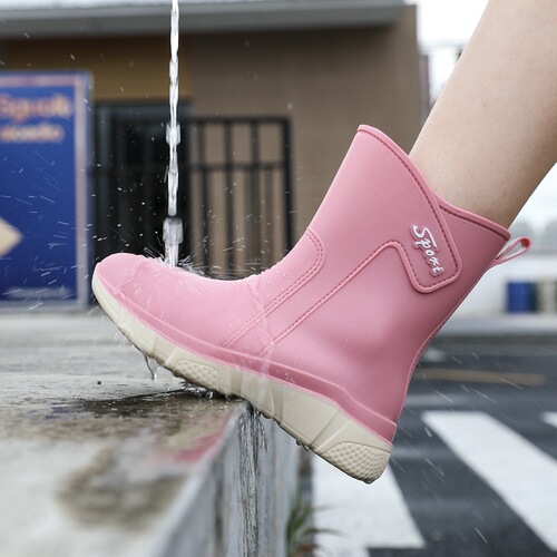 Fashionable Women's Mid-Center Waterproof Slip-Resistant Outdoor Wear Durable Rain Boots Kitchen Car Wash Student Thick Sole Waterproof Shoes for Women
