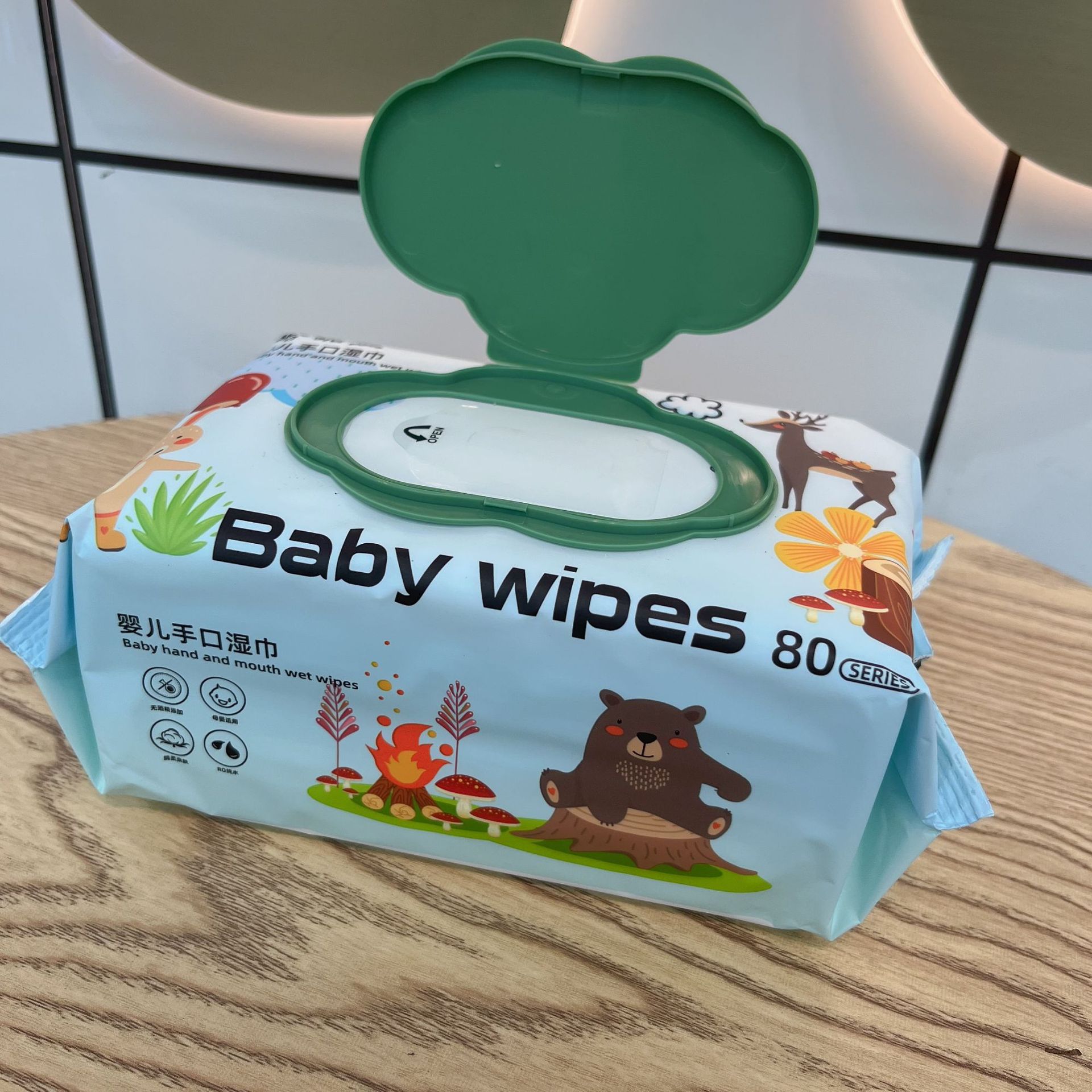 Ha Cool Bear Baby Hand Wipes Hygienic Cleaning Wipes Paper with Cover 80 Large Packaging Baby Wet Wipes Wholesale