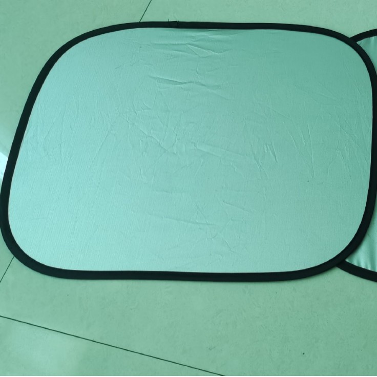 Protección solar para automóviles aislamiento solar cubierto de tela plateada para paneles laterales montados en stock ventanas laterales de automóviles fábrica de cabello recto