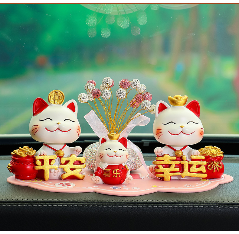 Car anti-slip mat small ornaments special mat car mobile phone mat
Decoration center console pad
Car anti-slip pad cartoon