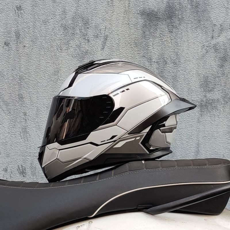 オートバイヘルメット男性と女性のフルフェイス夏オートバイガンダムパーソナライズされた大型テールウィング Bluetooth 3C 認証国家標準 A|undefined
