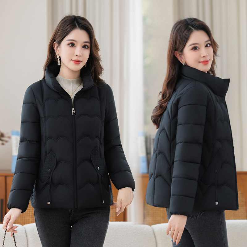 Algodón mujer corto caliente de mediana edad otoño invierno chaqueta delgada ropa de pluma 2025 nueva chaqueta de algodón de mamá image 3