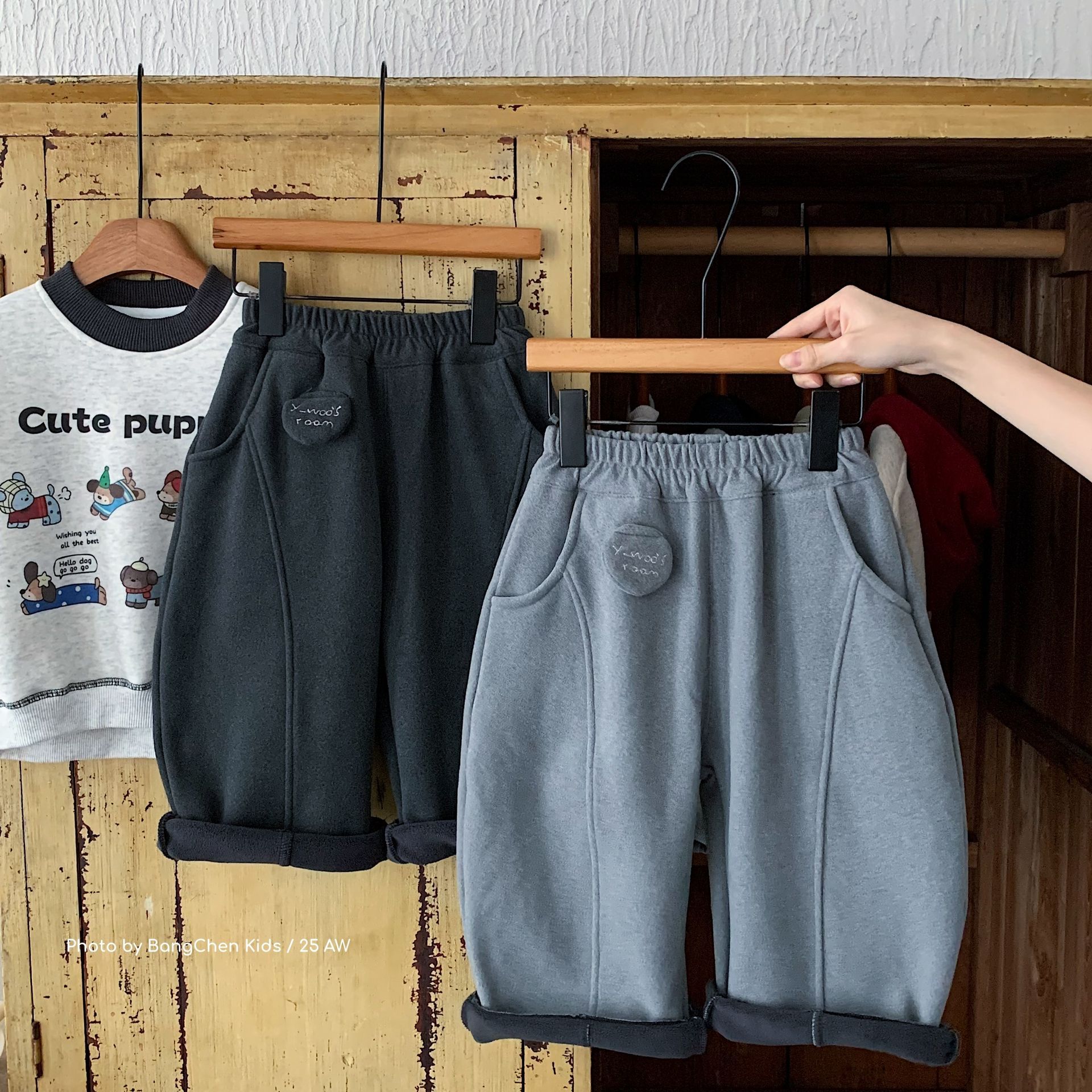 邦诚儿童加绒休闲裤2025冬季新款男女童刺绣拼接卫裤小童宽松长裤