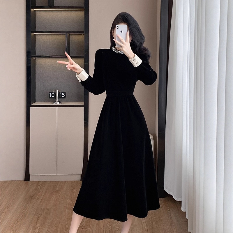 2026 Autumn New Style Thirteen-Line Quality New Year Velvet Beaded Black Long Dress Hepburn Style Dress