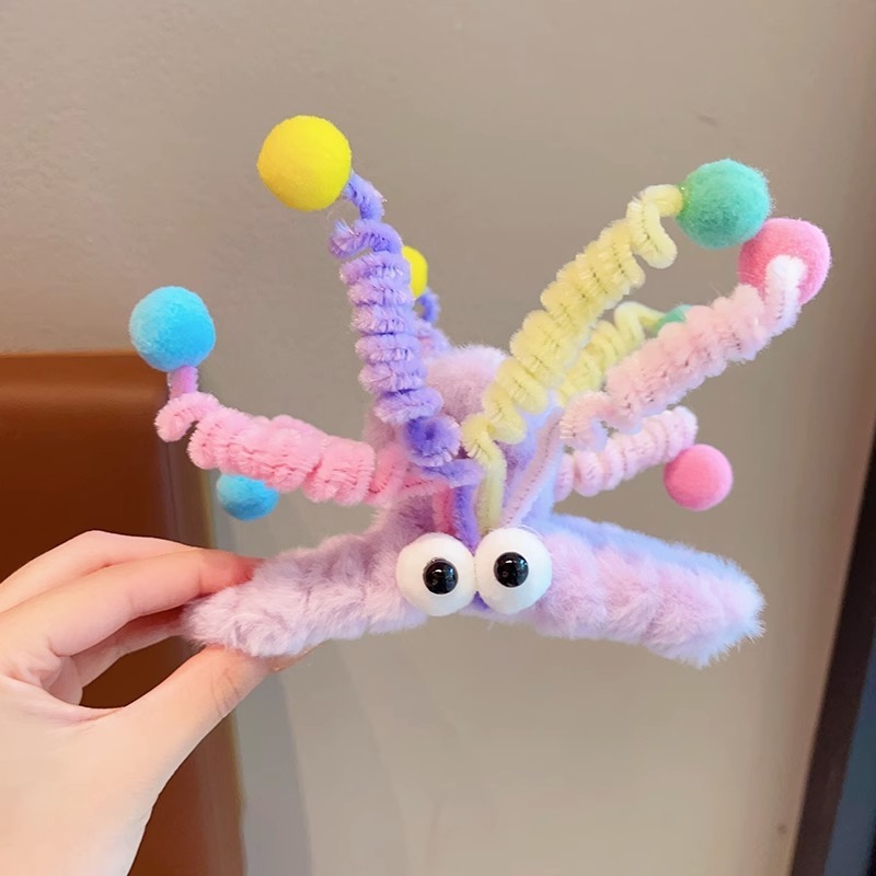 秋冬のぬいぐるみは女性の大きいサイズのかわいい髪を挟みます。|undefined