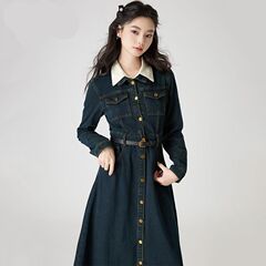 フランスのレトロなデニムのワンピースの女性春秋2025の新型はやせているデザイン感の気質のスカートの質感の高級感を現します。