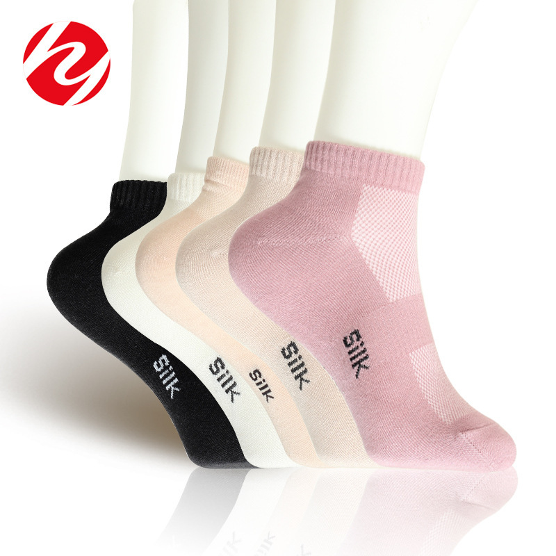 Huaye spring and summer sports non-slip women's socks sweat-absorbent short tube women's socks mesh thin comfortable mulberry silk boat socks wholesale