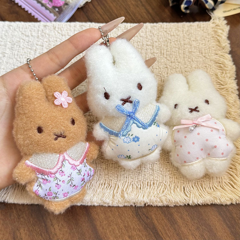 New floral-patterned dress with a plush bunny charm, cute little bunny doll, backpack keychain, and small toy – wholesale New floral-patterned dress with a plush bunny charm, cute little bunny doll, backpack keychain, and small toy – wholesale